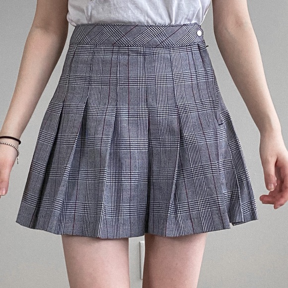 H&M Pleated Miniskirt Size 4 - Picture 1 of 8